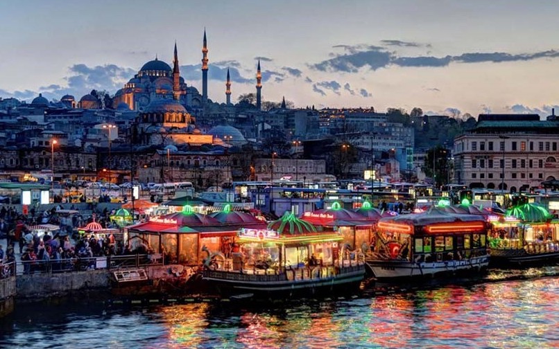 عکس شهر استانبول در شب - هزینه سفر به استانبول