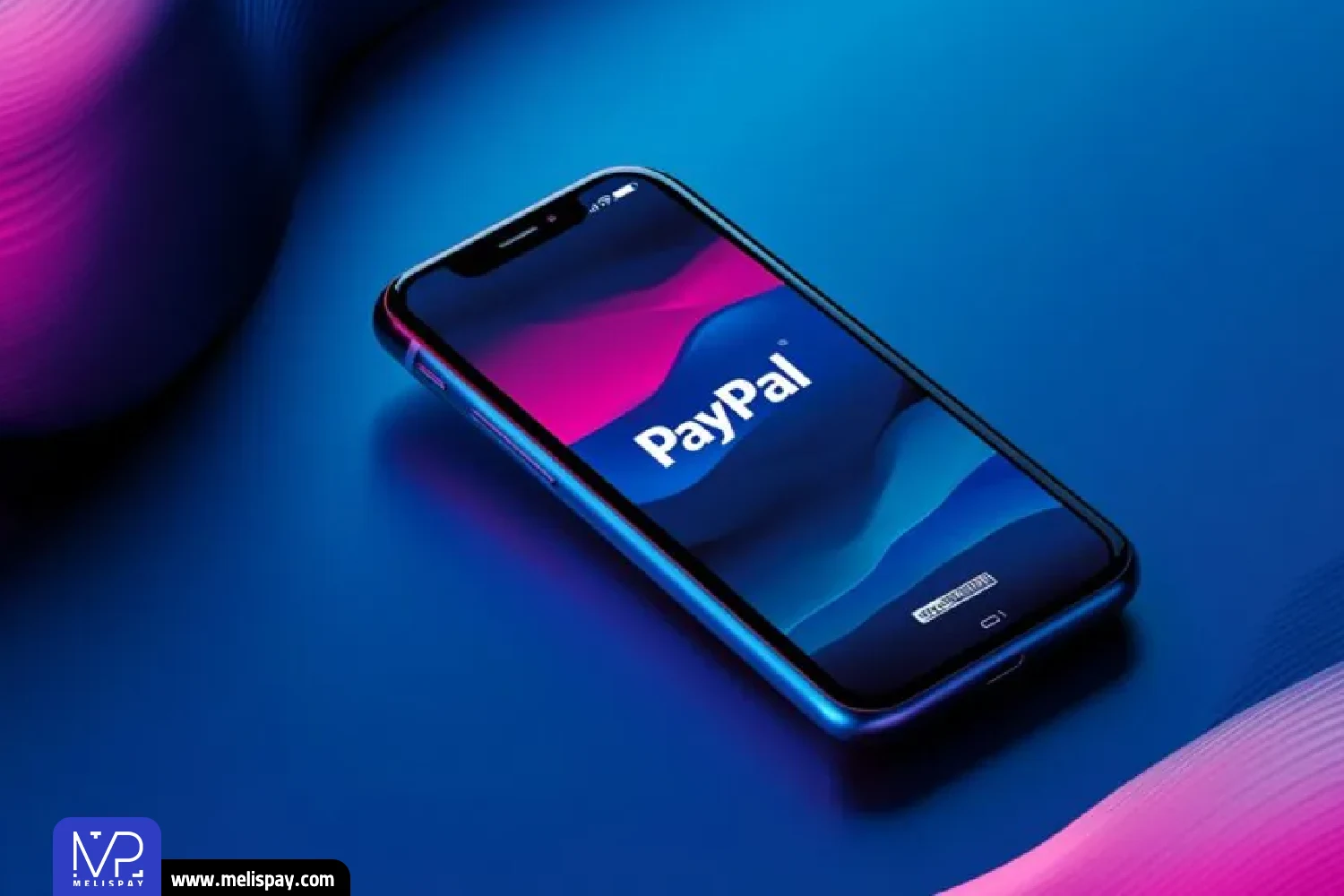 گوشی قرار گرفته روی یک سطح که pay pal رو نشون میده